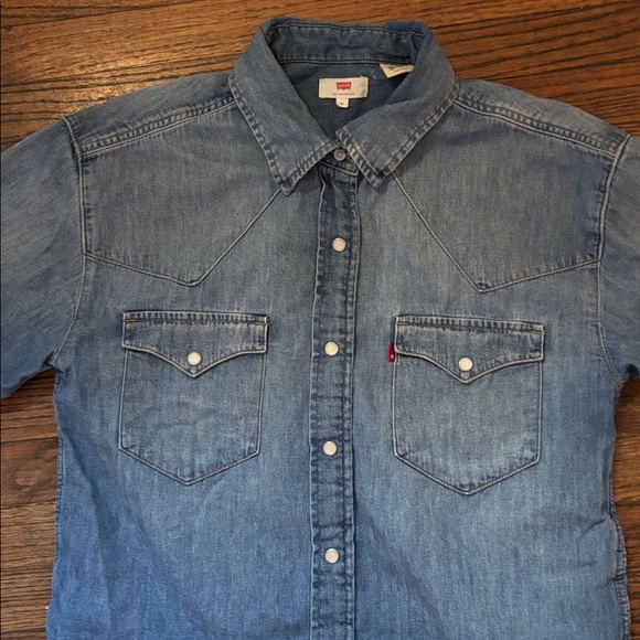 Levi’s shirt - Picture 2 of 4